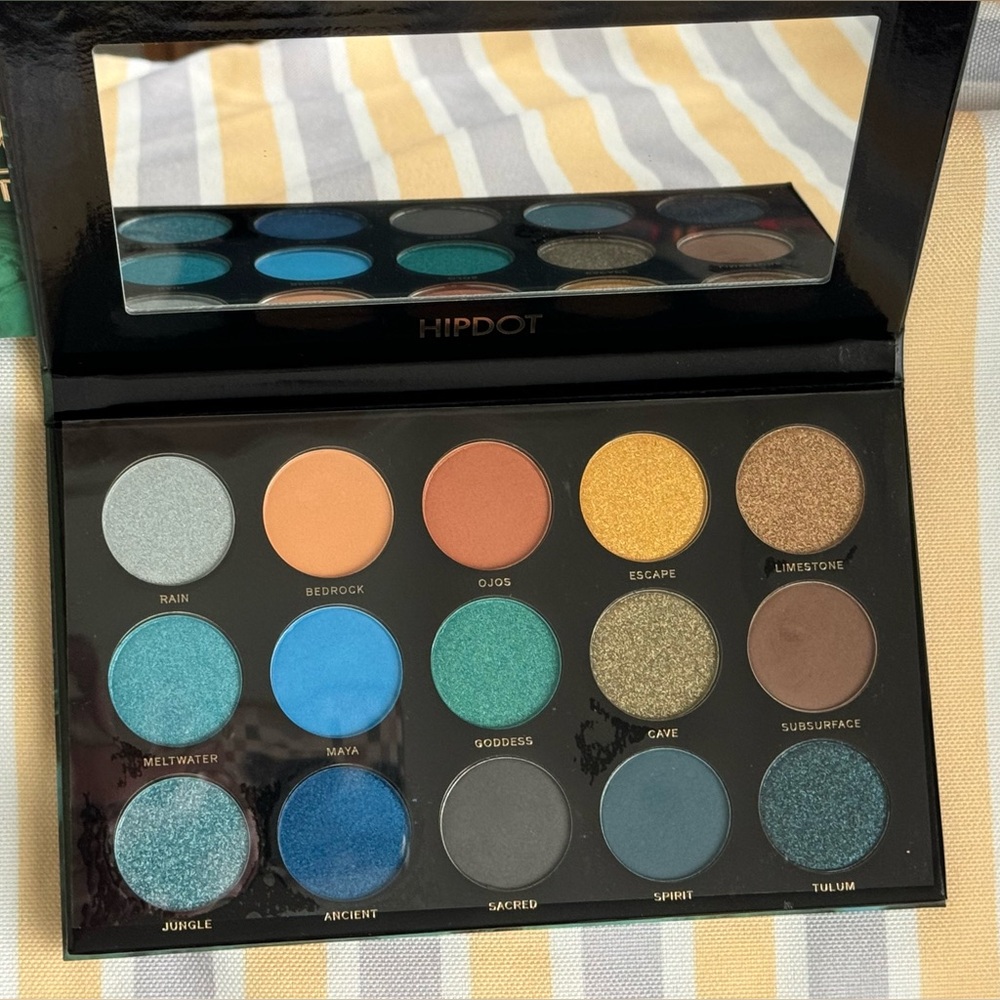 HIPDOT Cenote Pressed Eyeshadow Palette